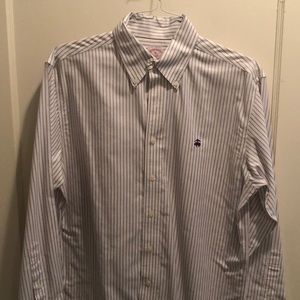 Brooks brothers button down size M